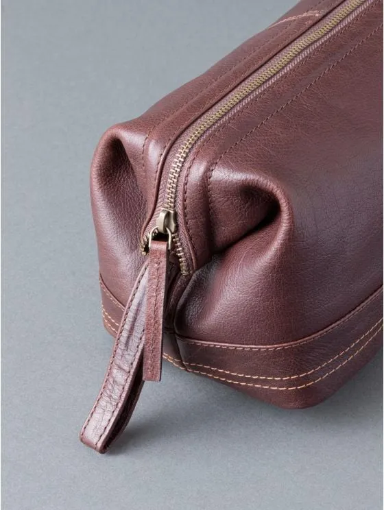 Keswick Leather Wash Bag in Brown