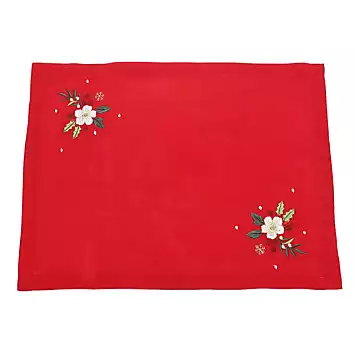 Peggy Wilkins Christmas Roses Set of 4 Embroidered Placemats - Red | Kaleidoscope